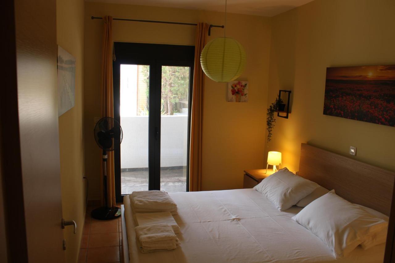T&a Apartment,near The Sea. * Marathón
